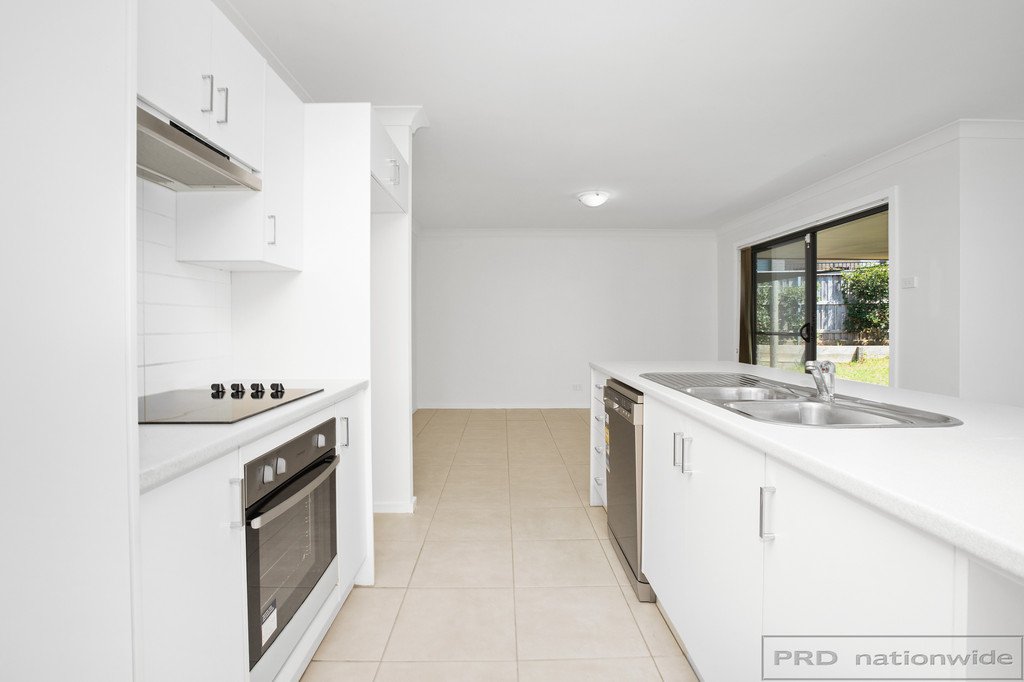 13 paperbark Parade ABERGLASSLYN 4