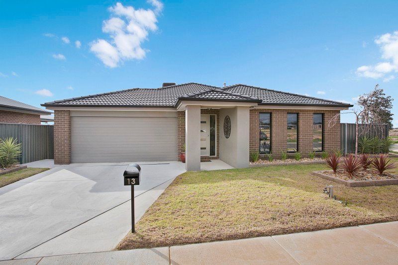 13 Parkview Boulevard HUNTLY 1