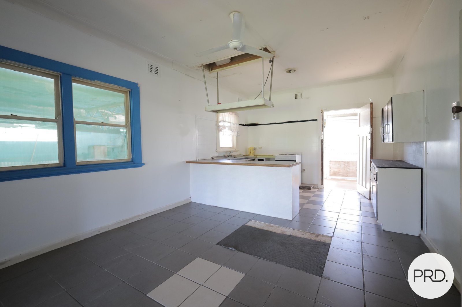 13 Pearce Street PARKES 6