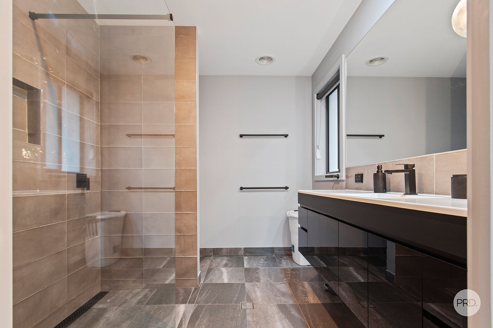 13 Peppercress Street WHITE HILLS 8