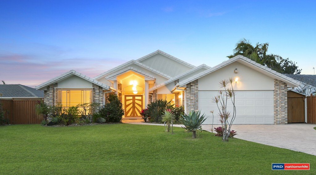 13 Placid Court VARSITY LAKES 1