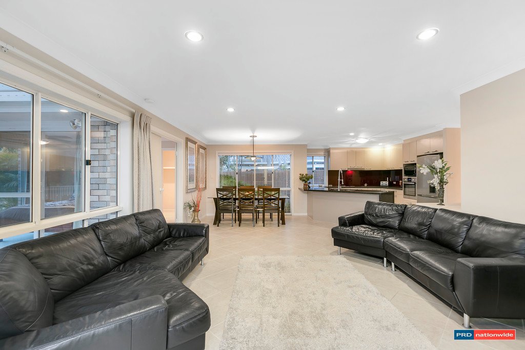 13 Placid Court VARSITY LAKES 8