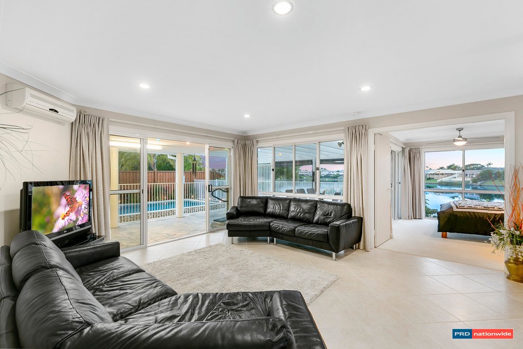 13 Placid Court VARSITY LAKES 9