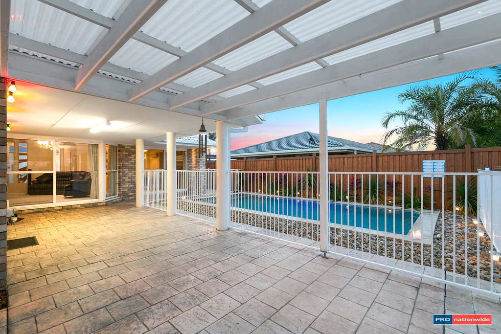 13 Placid Court VARSITY LAKES 18