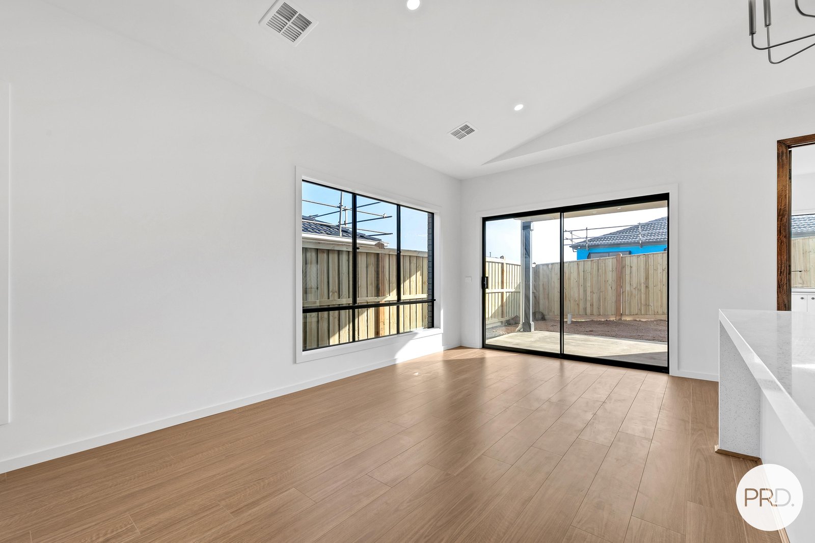 13 Plymouth Way SMYTHES CREEK 8