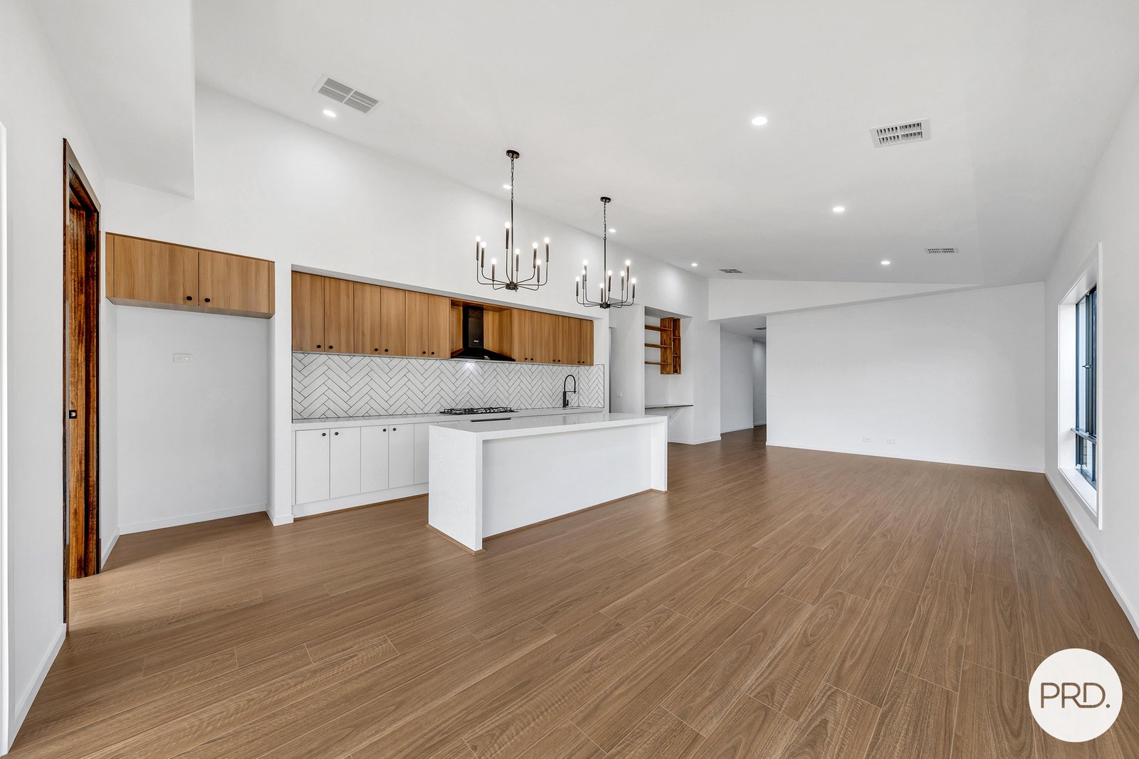 13 Plymouth Way SMYTHES CREEK 9