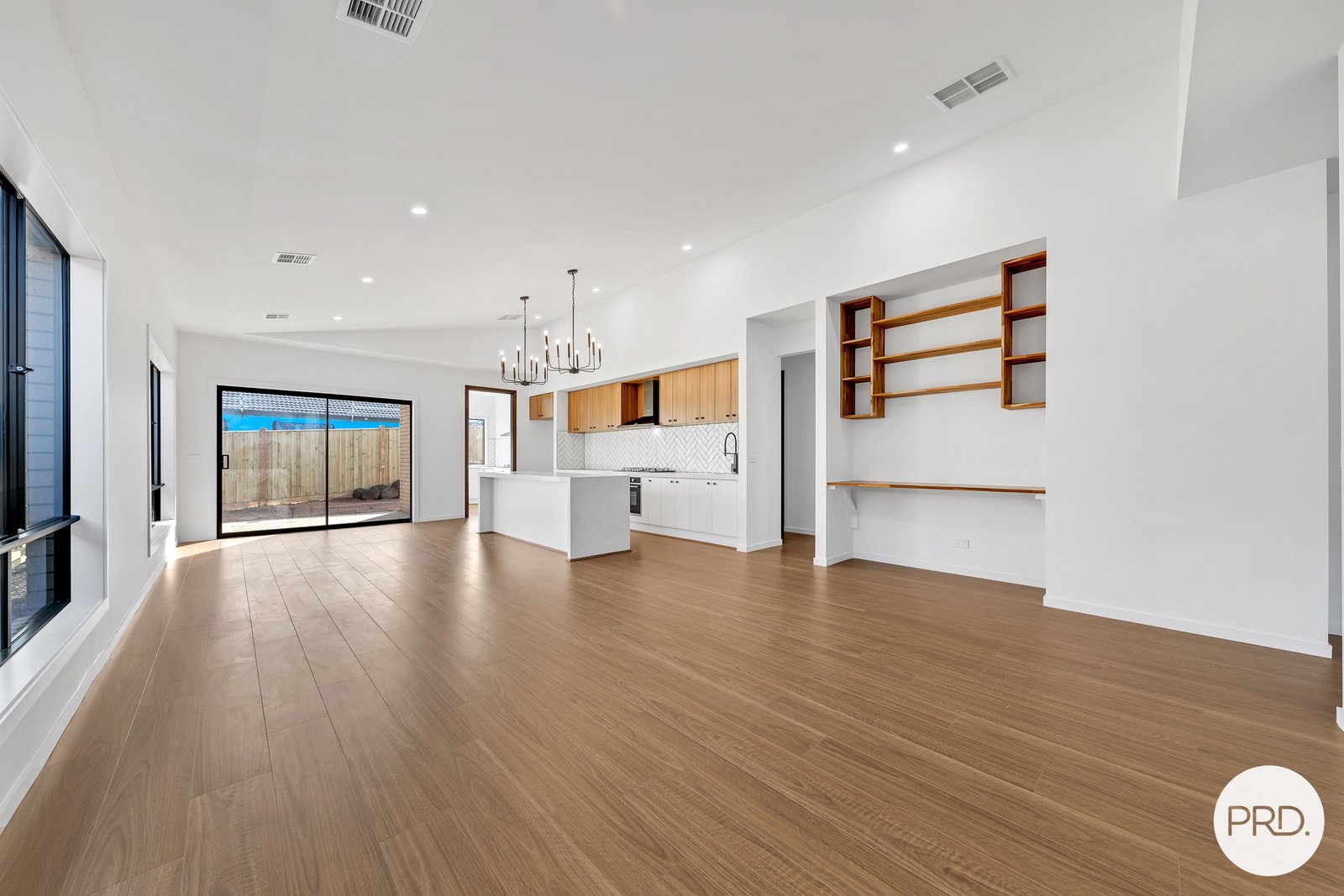 13 Plymouth Way SMYTHES CREEK 16