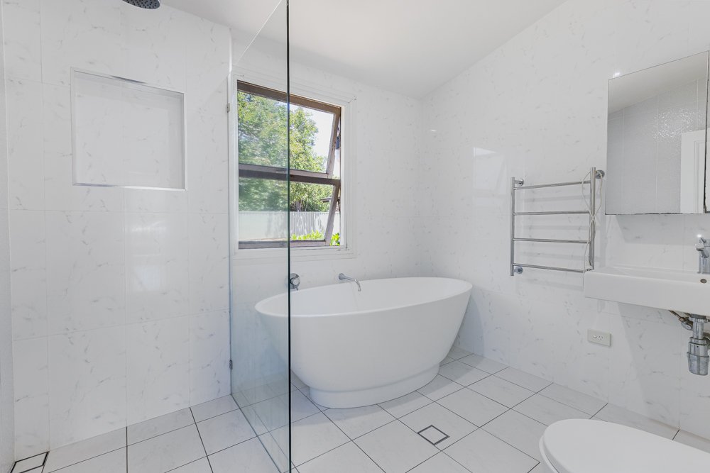 13 Queen Street LORN 17