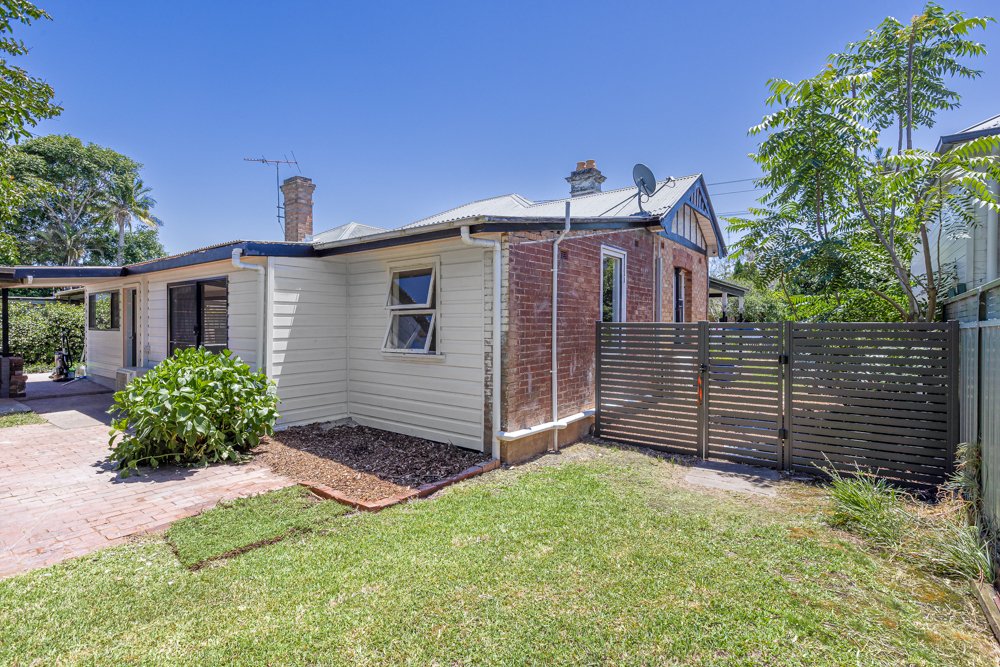 13 Queen Street LORN 22