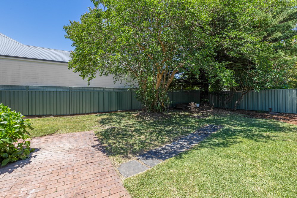 13 Queen Street LORN 23