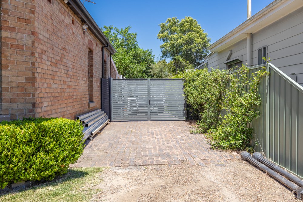 13 Queen Street LORN 28