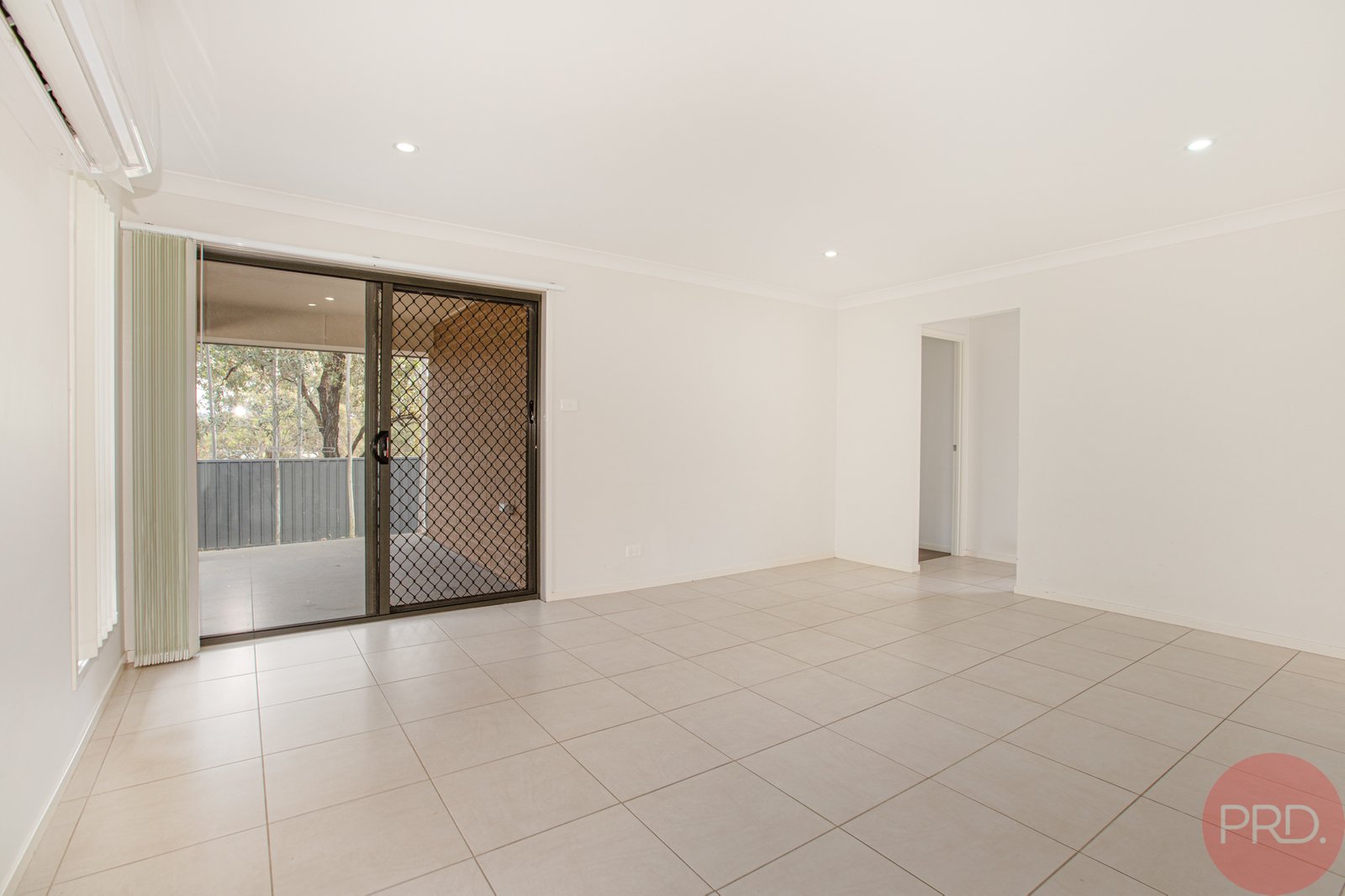 13 Radiant Avenue LARGS 7