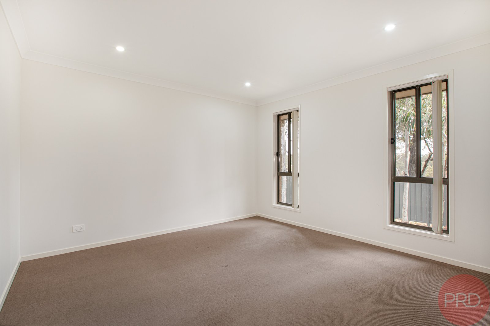 13 Radiant Avenue LARGS 10