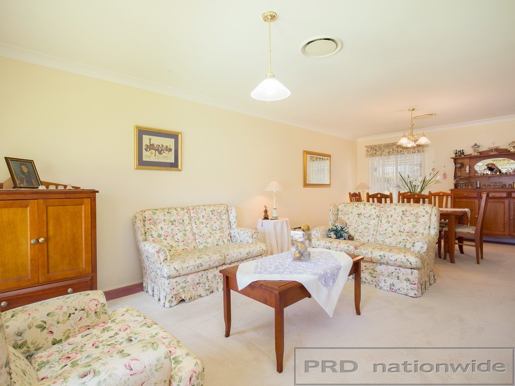 13 Ribbonwood Close LARGS 5