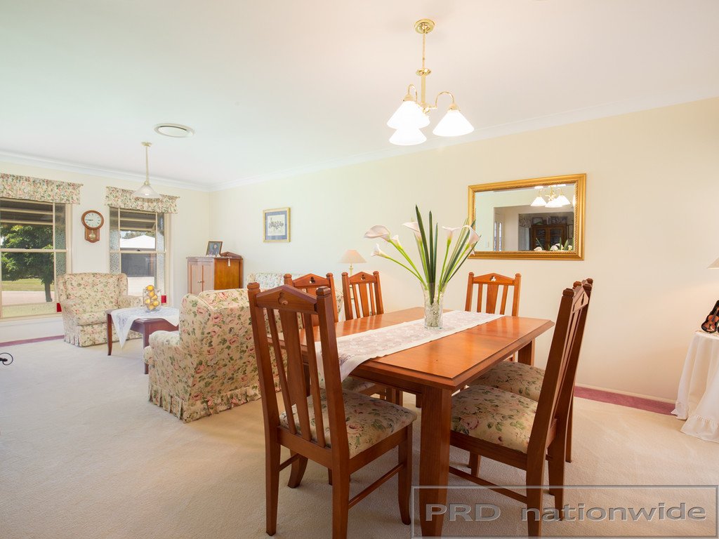 13 Ribbonwood Close LARGS 6