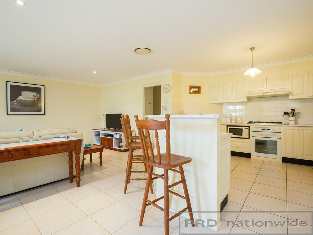 13 Ribbonwood Close LARGS 7