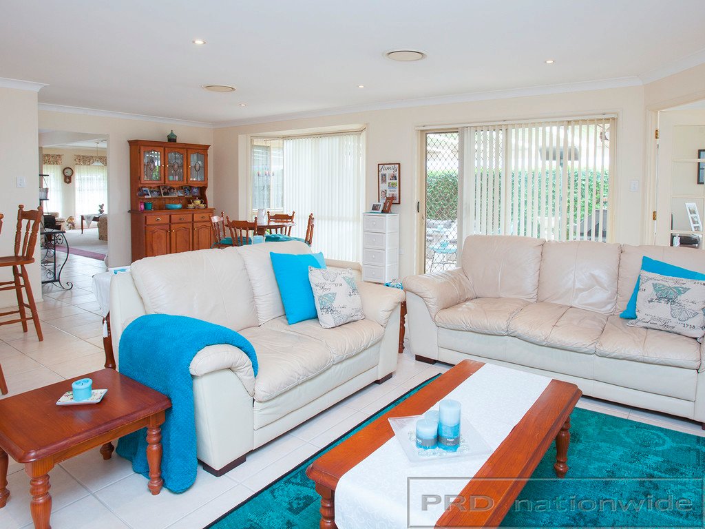 13 Ribbonwood Close LARGS 8