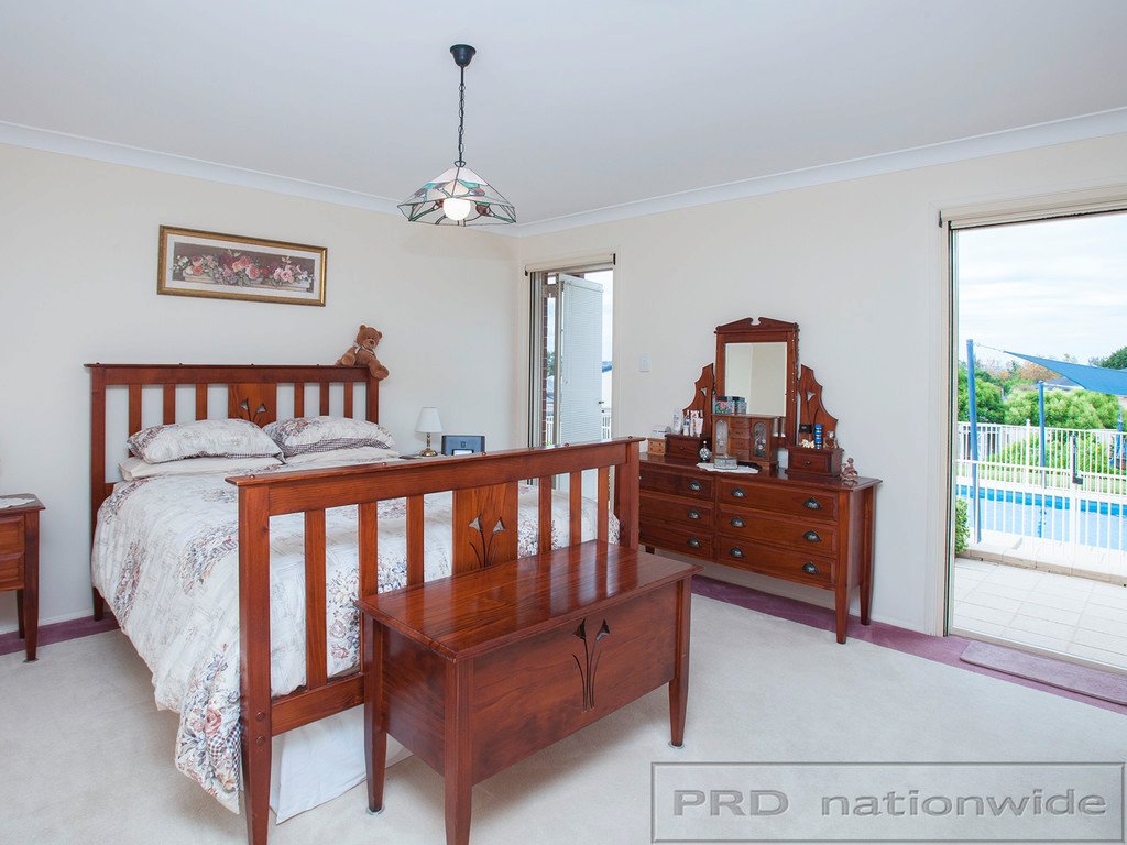 13 Ribbonwood Close LARGS 11