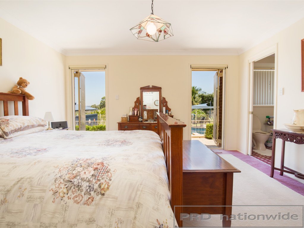 13 Ribbonwood Close LARGS 12