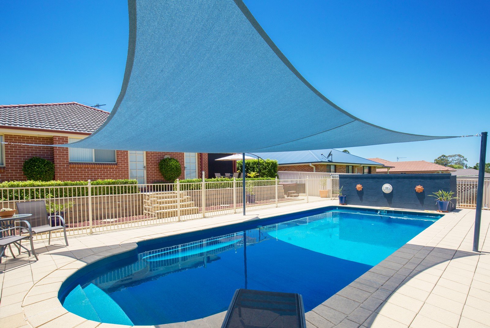 13 Ribbonwood Close LARGS 18