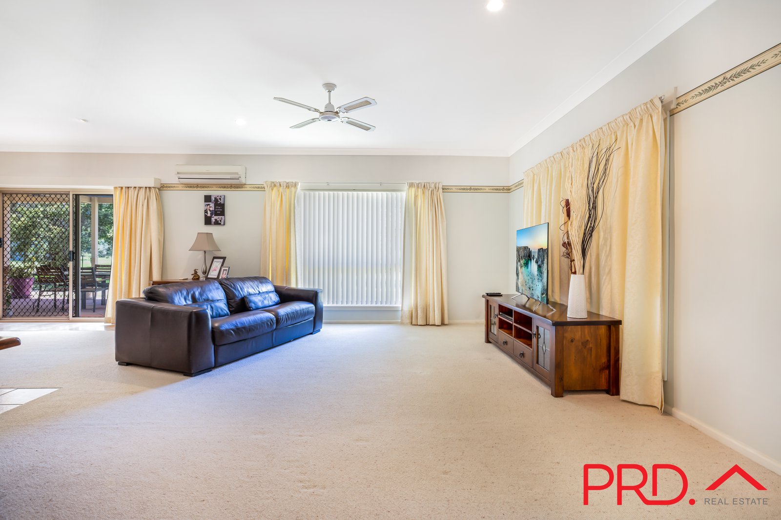 13 River Street MOONBI 9