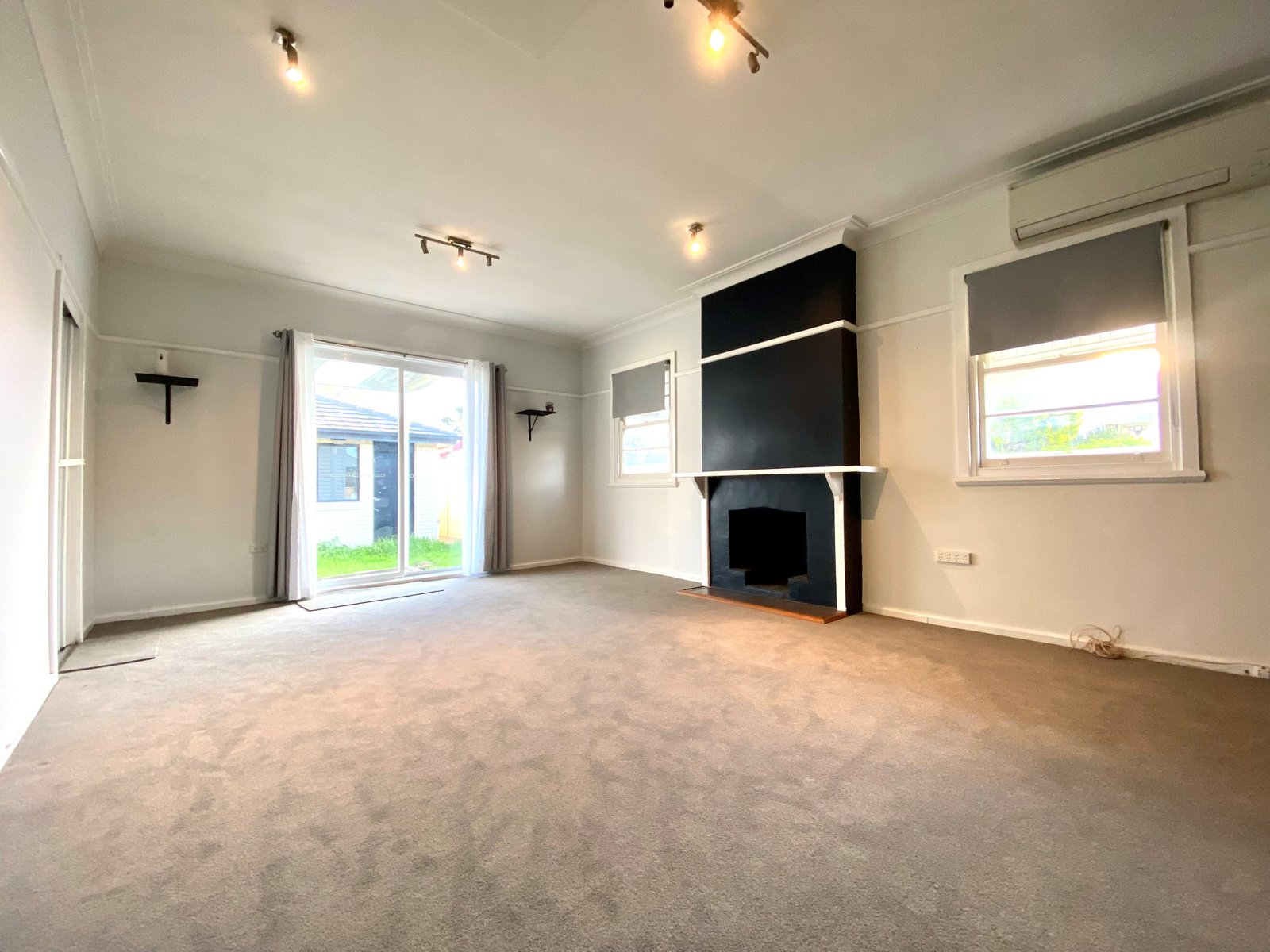 13 Robert Street TAMWORTH 3