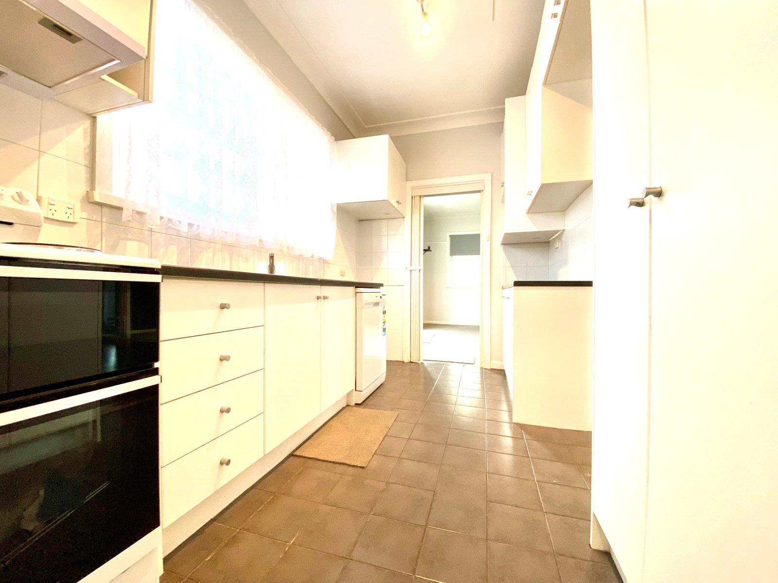 13 Robert Street TAMWORTH 5