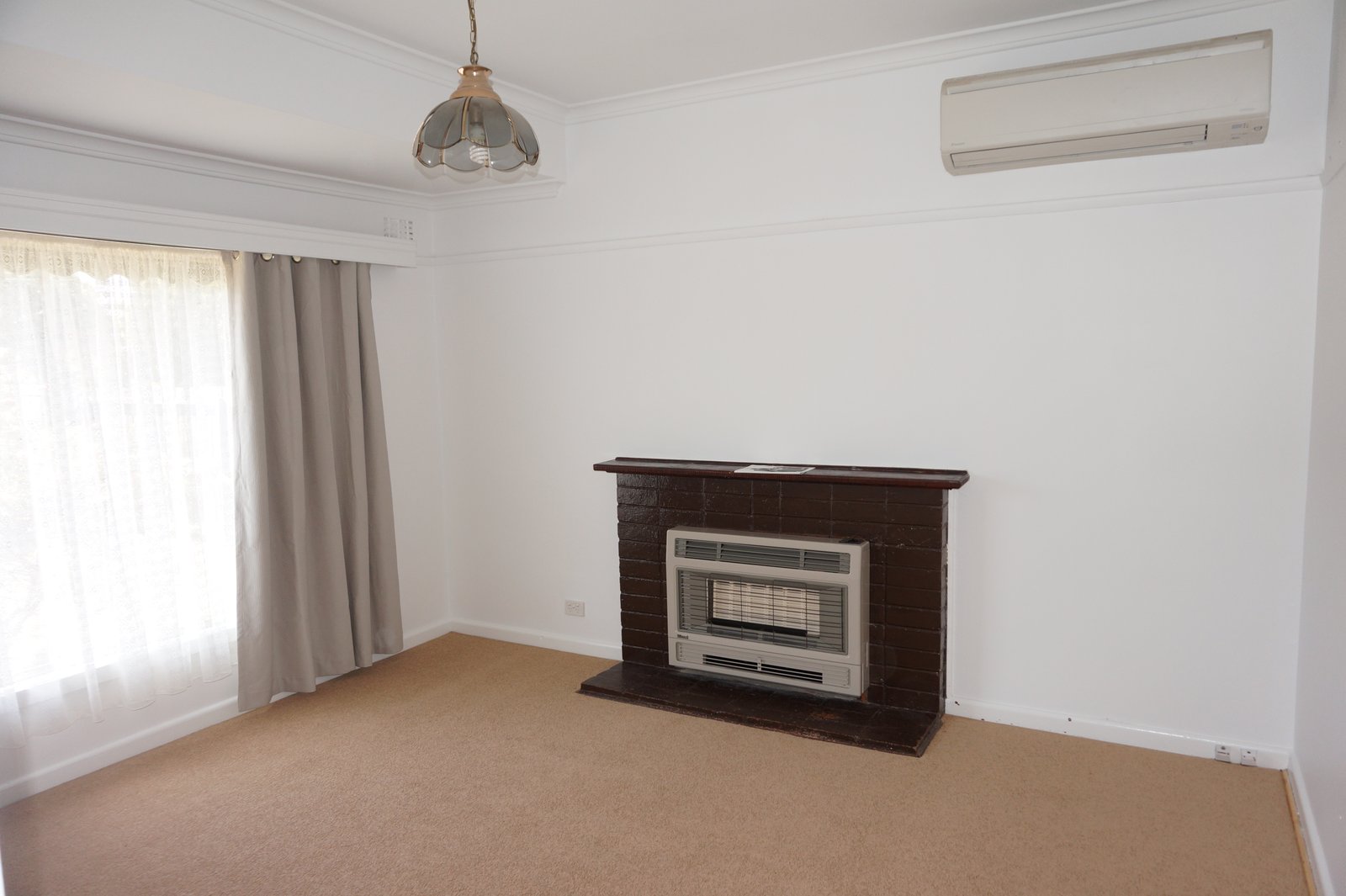 Gallery: 13 Robertson Street