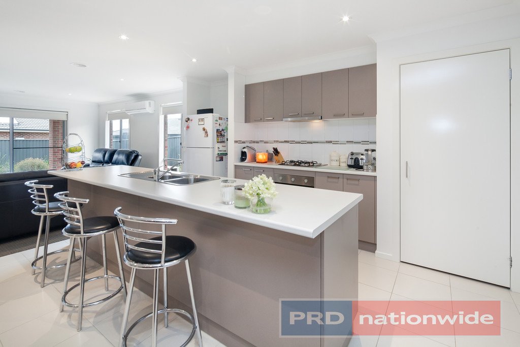 13 Rooney Crescent Lucas 2