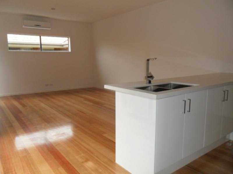 Gallery: 1/3 Rooney Street