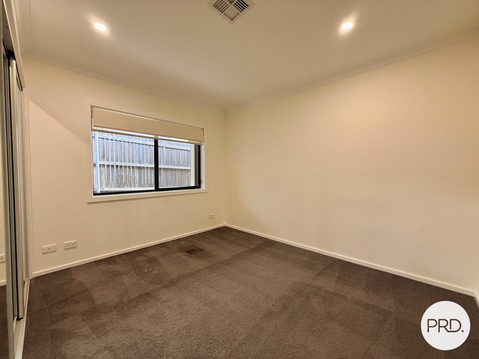 13 Rothera Street DENMAN PROSPECT 12