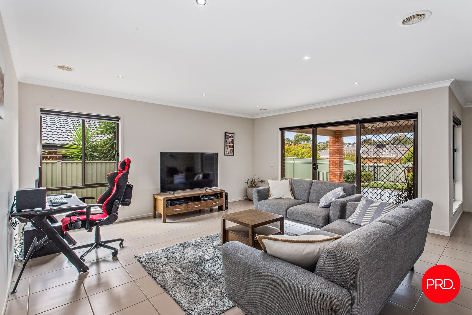 13 Roxburgh Crescent JUNORTOUN 4