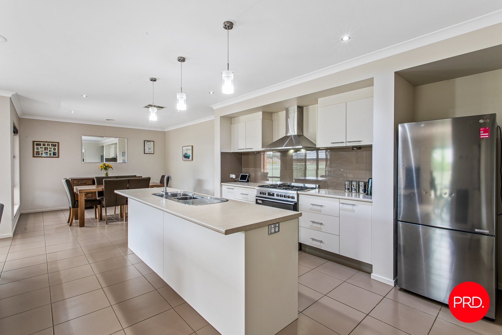13 Roxburgh Crescent JUNORTOUN 8