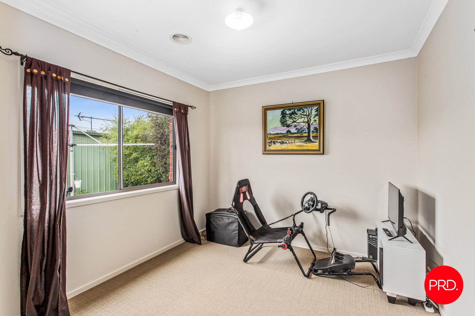 13 Roxburgh Crescent JUNORTOUN 15
