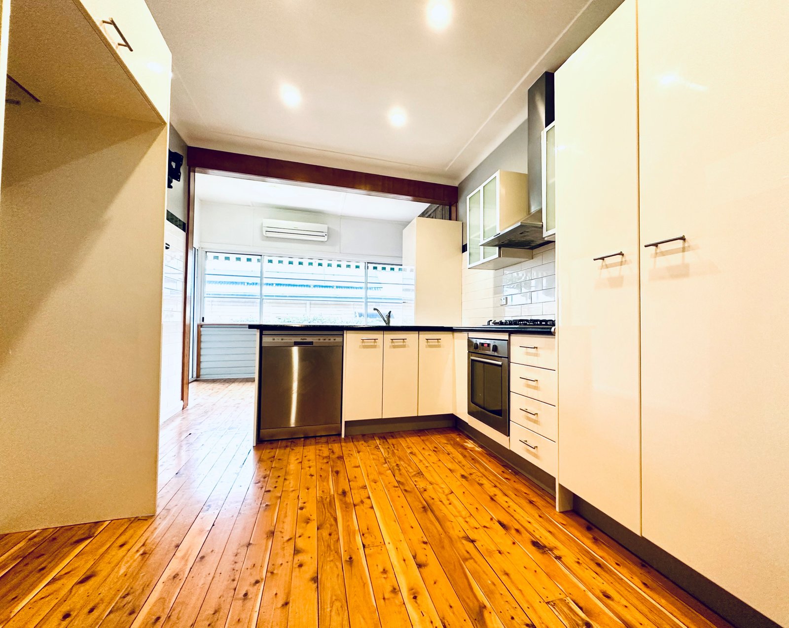 13 Russell Street TAMWORTH 3