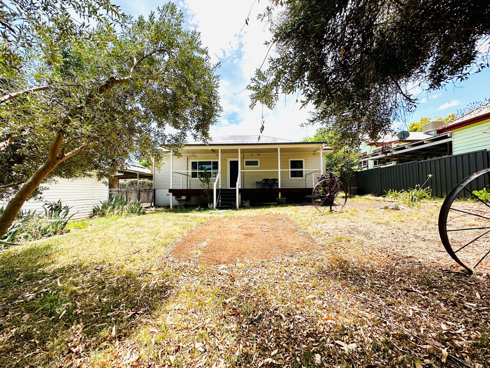 13 Russell Street TAMWORTH 12