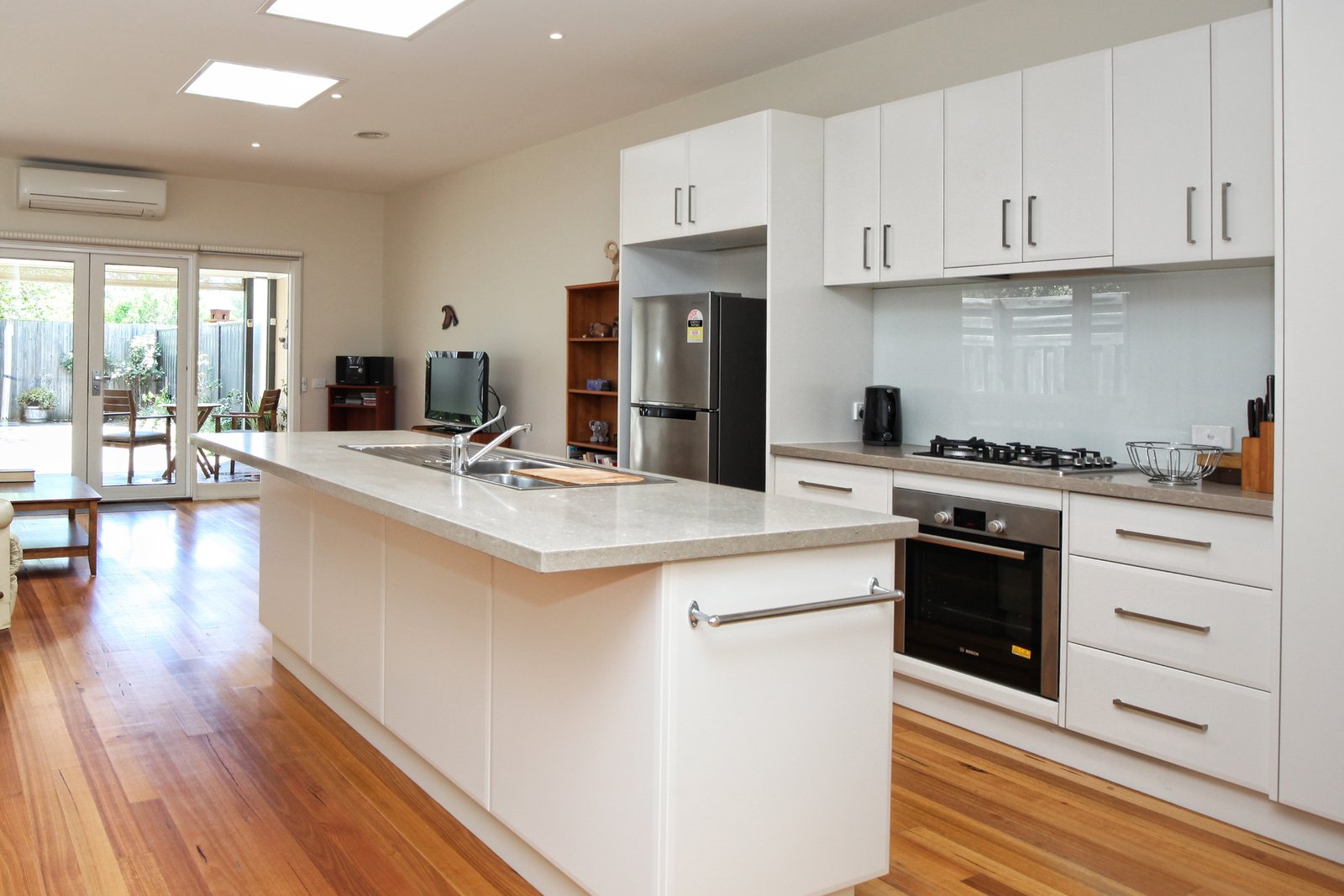 Real Estate and Property in 1/3 Schaw Street, Woodend, VIC