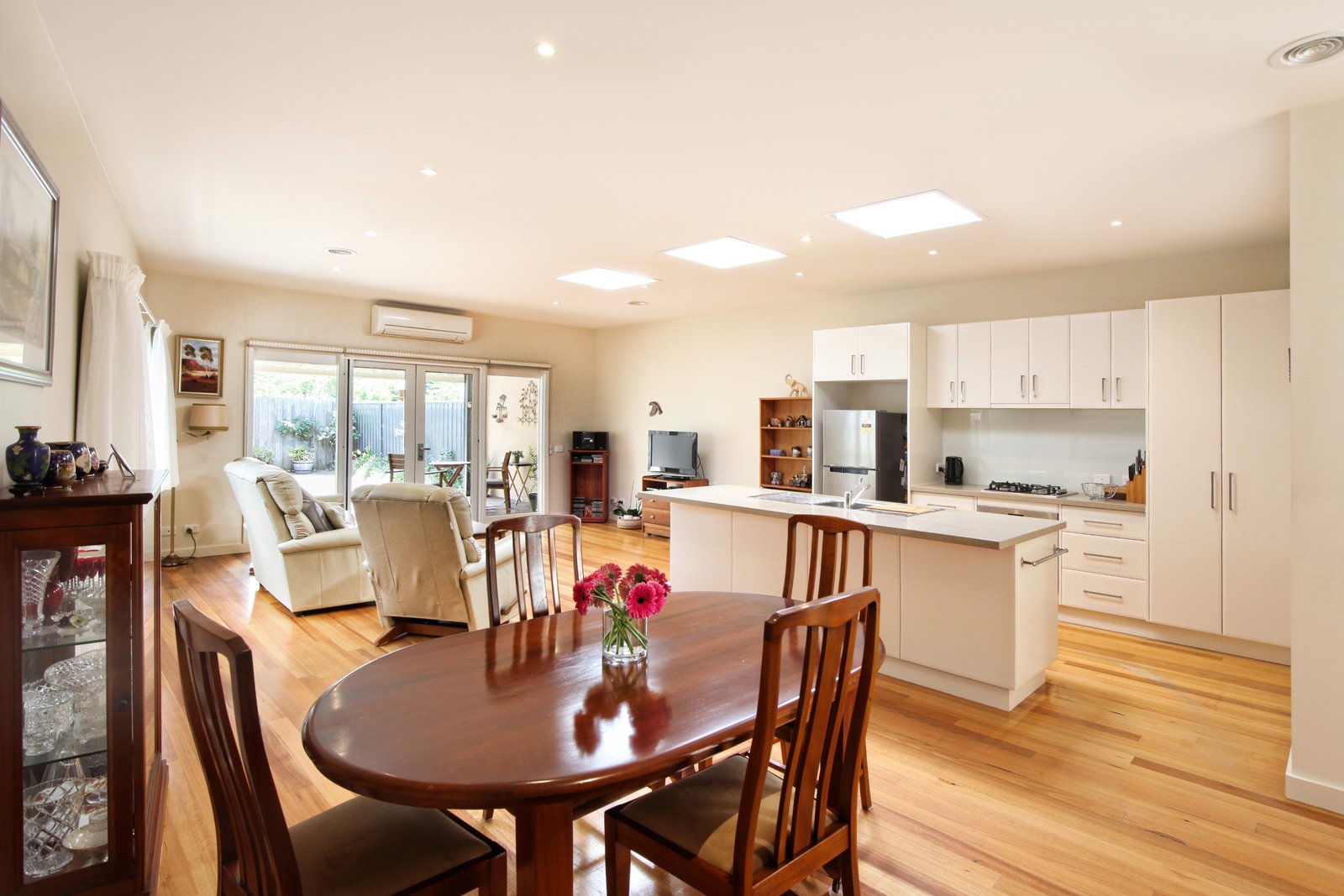 Real Estate and Property in 1/3 Schaw Street, Woodend, VIC