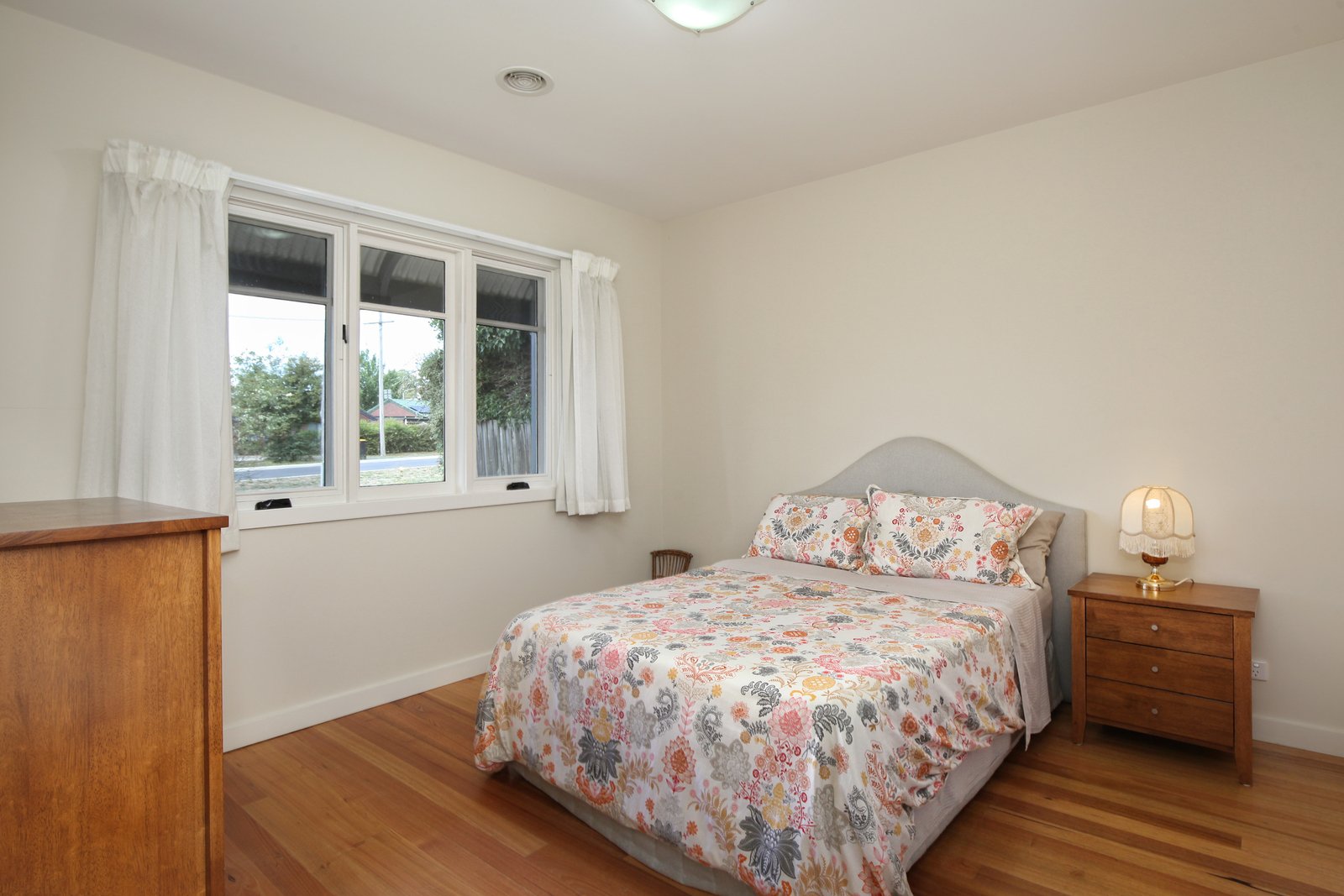 Real Estate and Property in 1/3 Schaw Street, Woodend, VIC