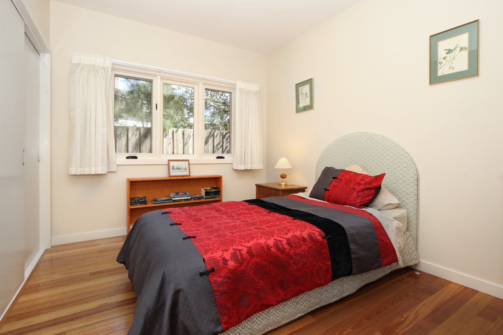 Real Estate and Property in 1/3 Schaw Street, Woodend, VIC