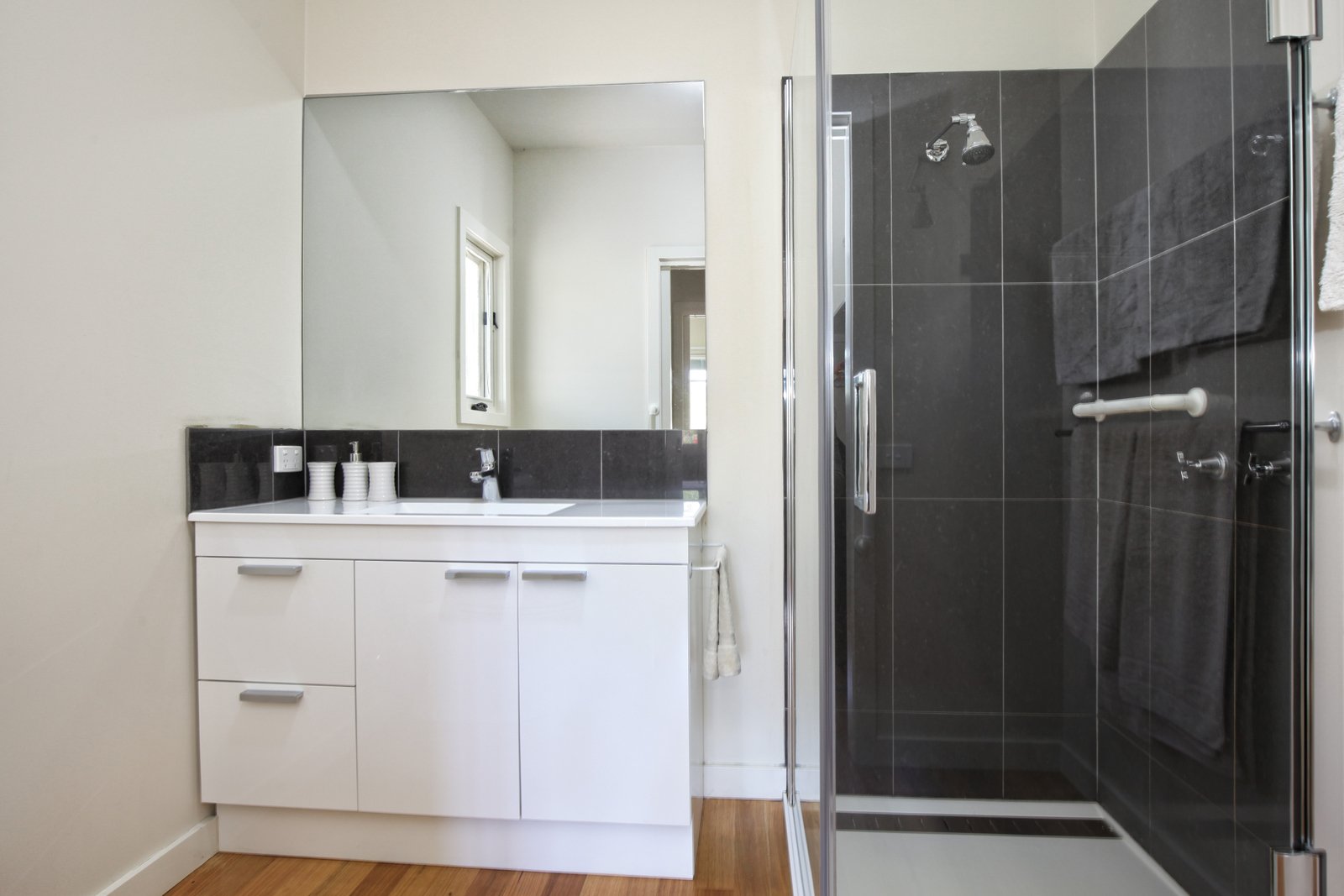 Real Estate and Property in 1/3 Schaw Street, Woodend, VIC