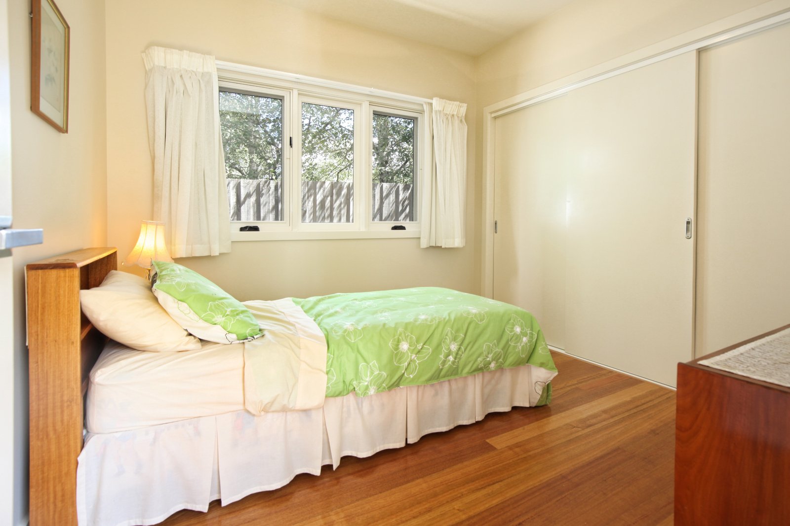 Real Estate and Property in 1/3 Schaw Street, Woodend, VIC