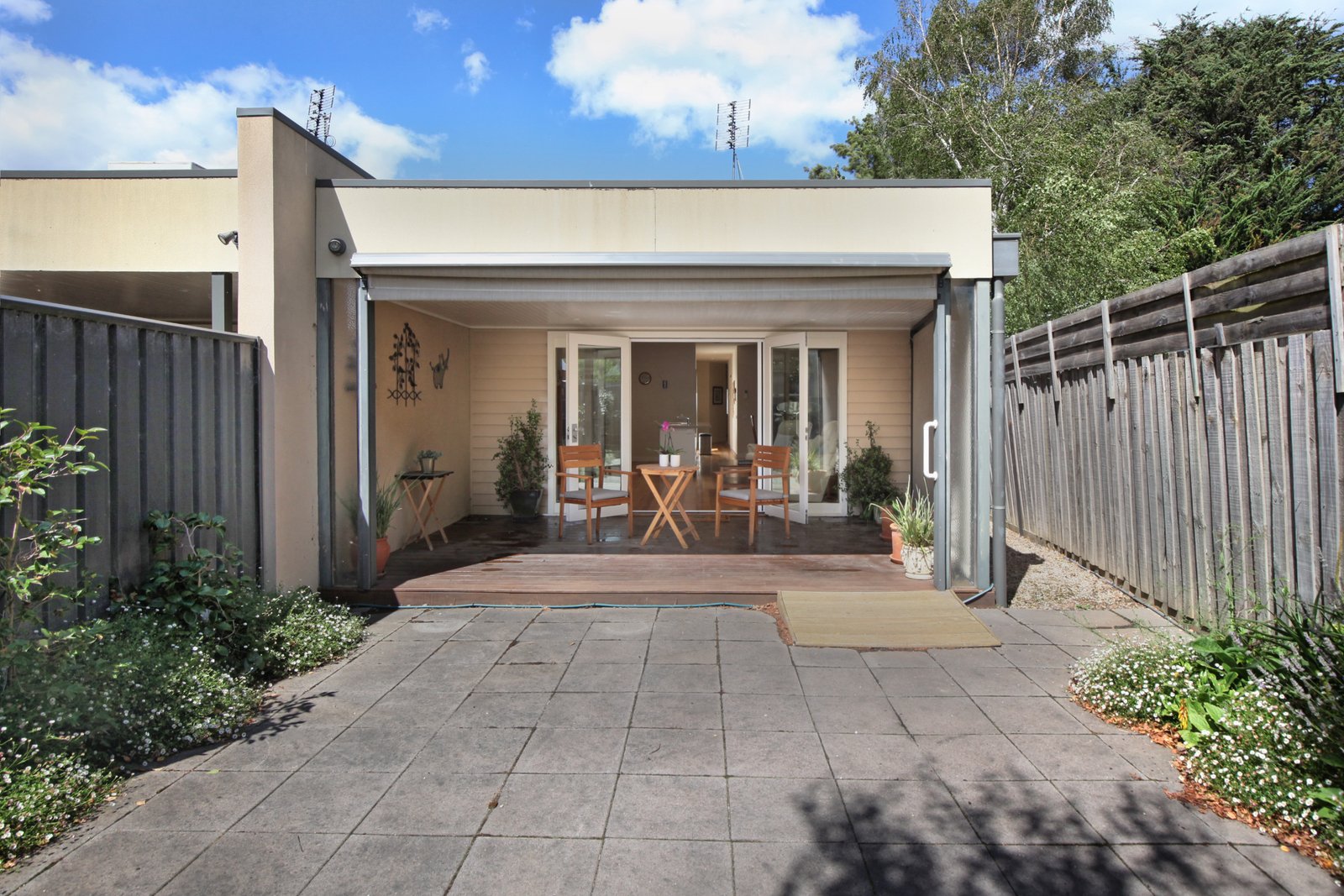 Real Estate and Property in 1/3 Schaw Street, Woodend, VIC