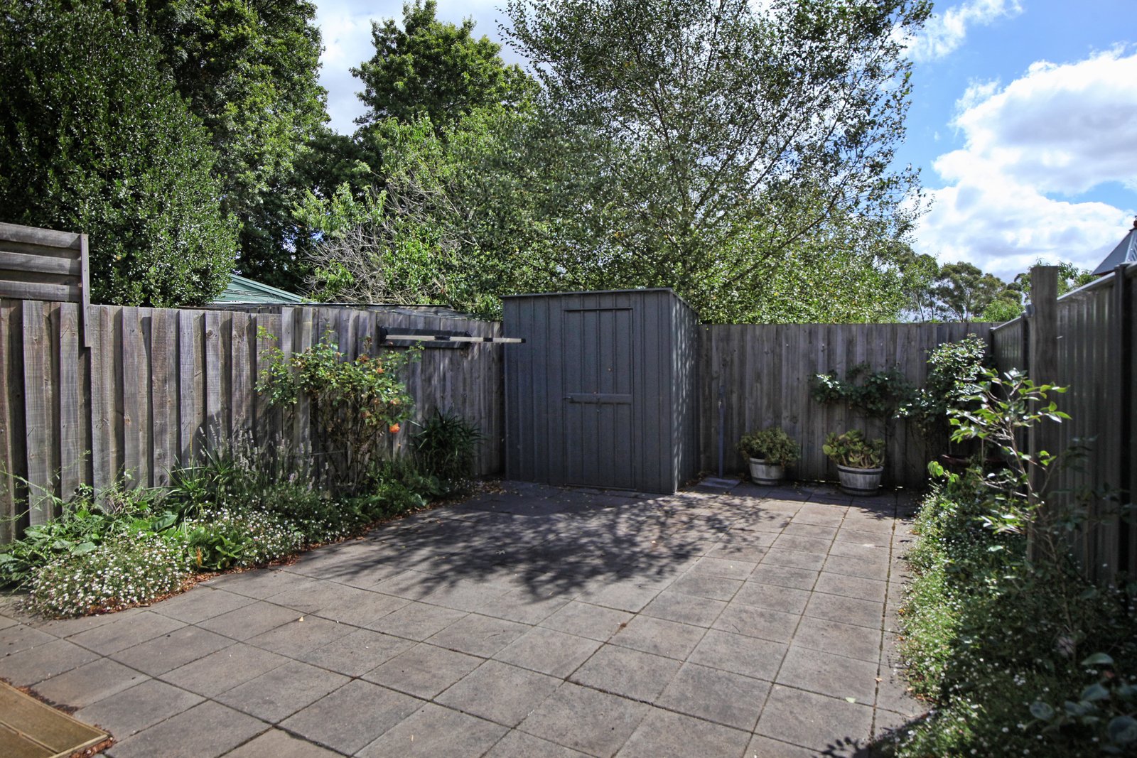 Real Estate and Property in 1/3 Schaw Street, Woodend, VIC