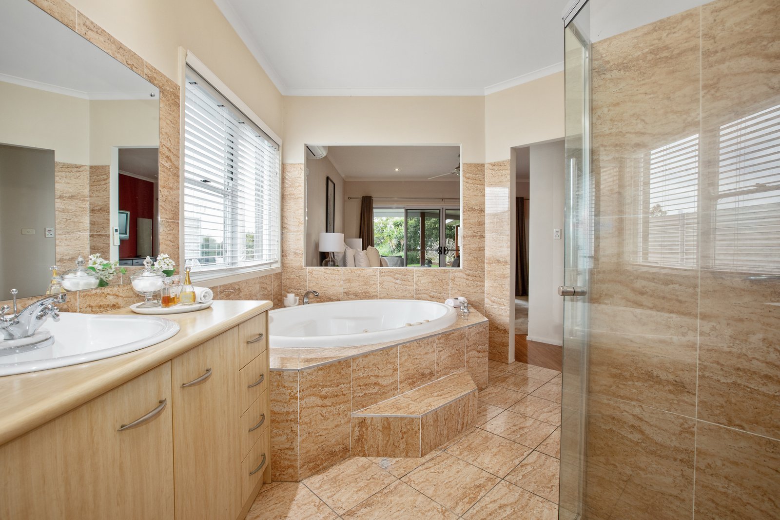 13 Scott Street WALLALONG 12