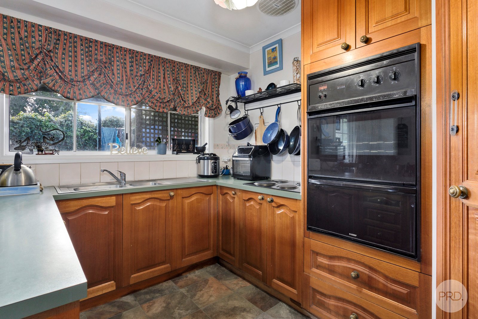 13 Seven Mile Beach Road SEVEN MILE BEACH 10