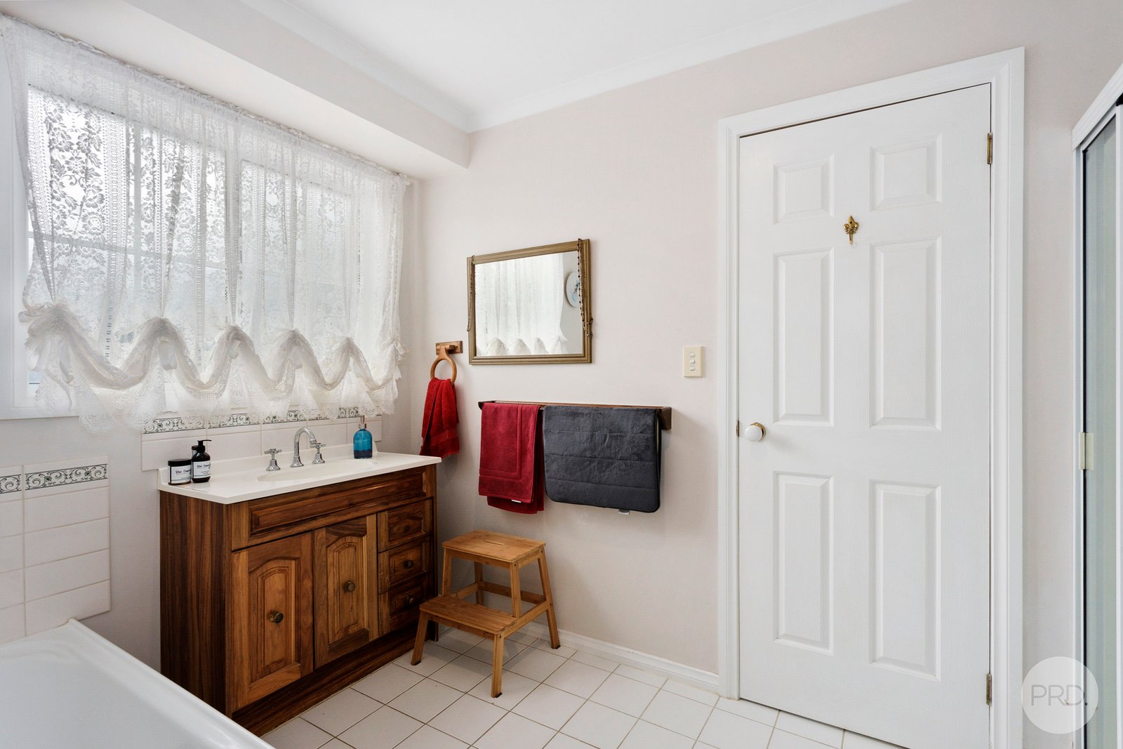 13 Seven Mile Beach Road SEVEN MILE BEACH 13