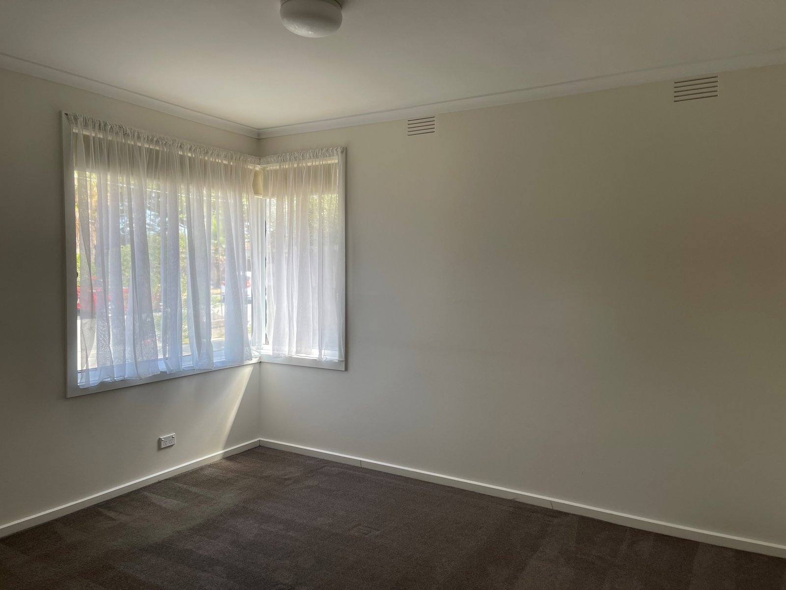 Gallery: 1/3 Sherwood Avenue