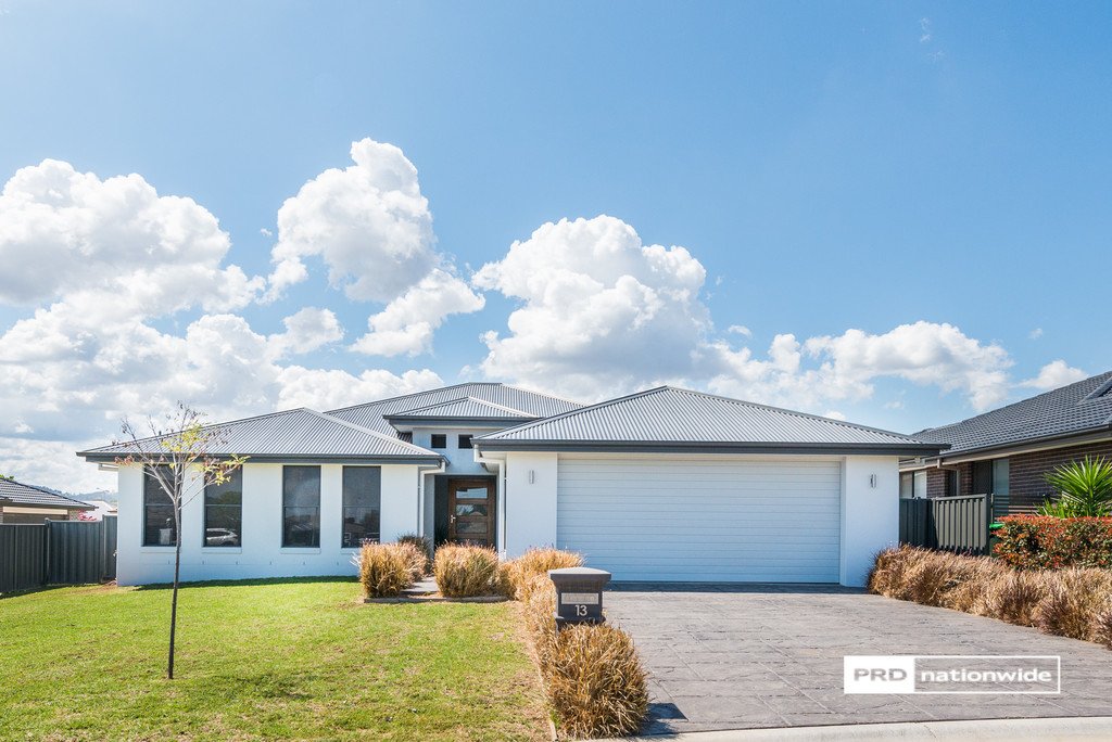 13 Shiraz Road TAMWORTH 1