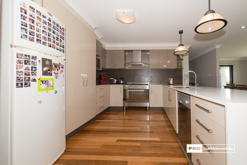 13 Shiraz Road TAMWORTH 4